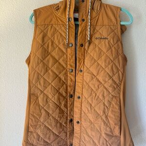 Columbia Quilted Vest in Rust Brown with Hood